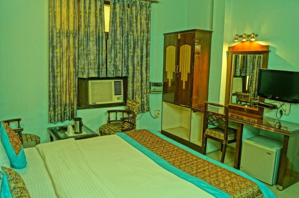 Treebo Paras International Delhi  Exterior photo