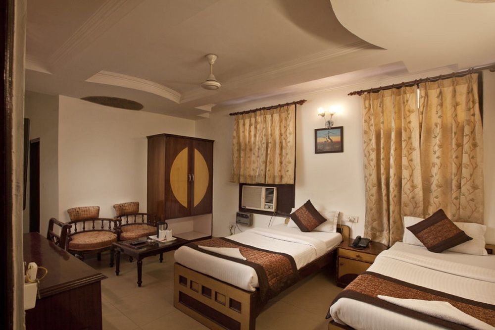 Treebo Paras International Delhi  Exterior photo